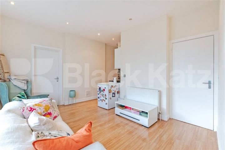 Two-Bedroom Property to Rent on Chatsworth Road, NW2A well-presented two-bedroom property located on Chatsworth Road, NW2, now available to rent Chatsworth Road, London, NW2,  London