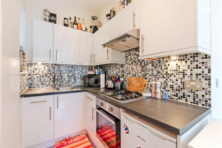 Two-Bedroom Property to Rent on Chatsworth Road, NW2A well-presented two-bedroom property located on Chatsworth Road, NW2, now available to rent Chatsworth Road, London, NW2,  London