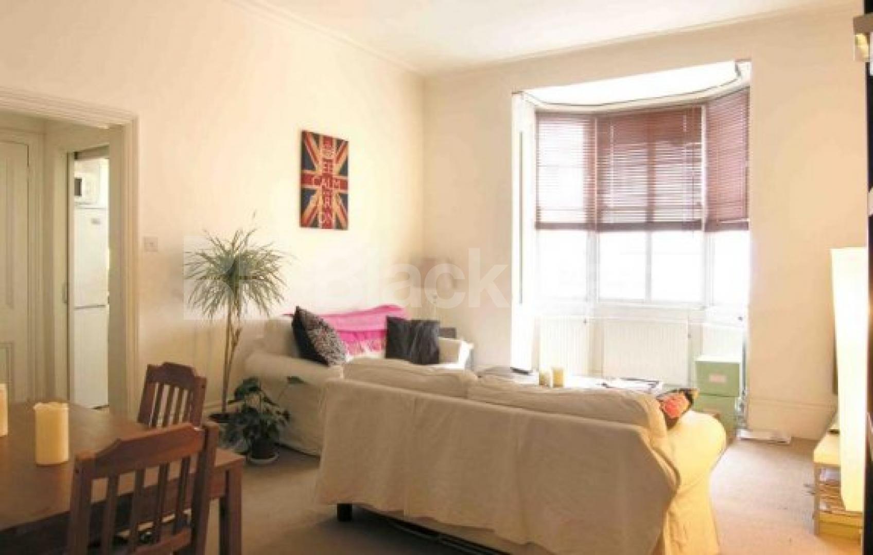 			NEAR HYDE PARK!, 1 Bedroom, 1 bath, 1 reception Flat			 Gloucester Terrace, BAYSWATER-PADDINGTON