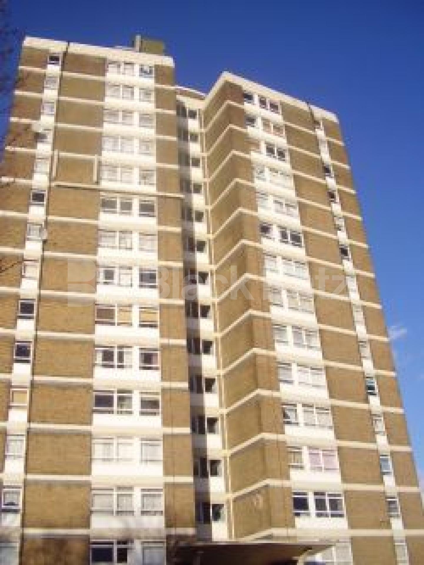 			LOCATION LOCATION LOCATION !!!, 2 Bedroom, 1 bath, 1 reception Flat			 Dixon Clark Court, HIGHBURY&ISLINGTON N1