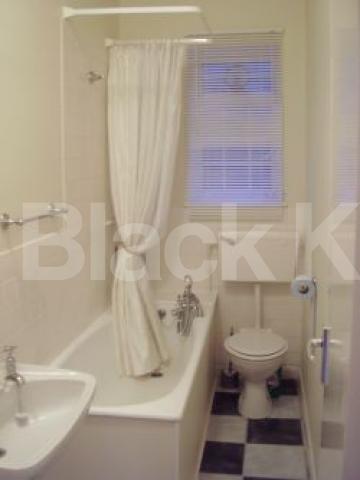 			1 Bedroom, 1 bath, 1 reception Flat			 St Peter's Street, ANGEL/ISLINGTON N1