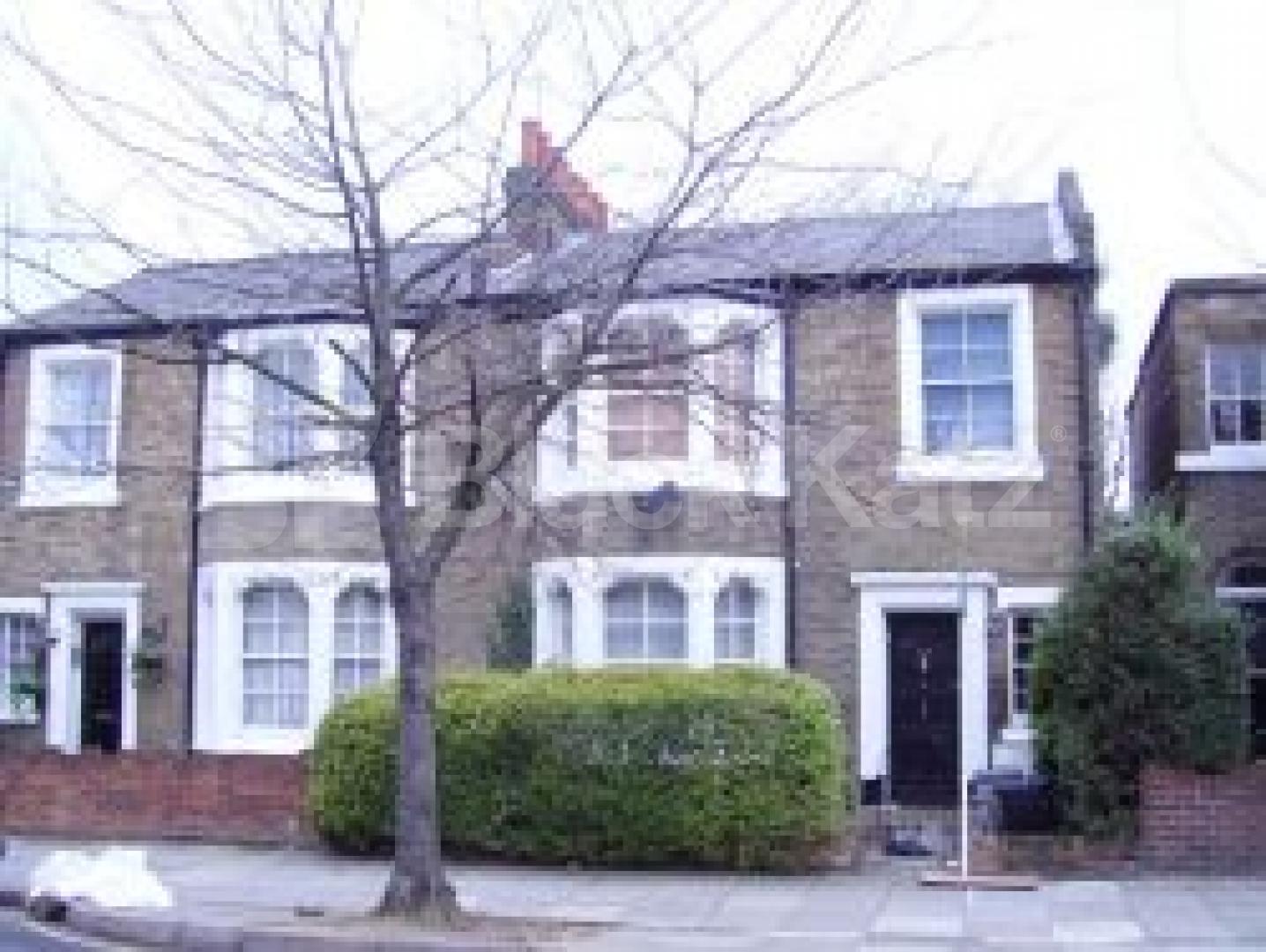 			New Instruction , 3 Bedroom, 1 bath, 1 reception Flat			 Hertford Road, DE BEAUVOIR TOWN N1-DALSTON