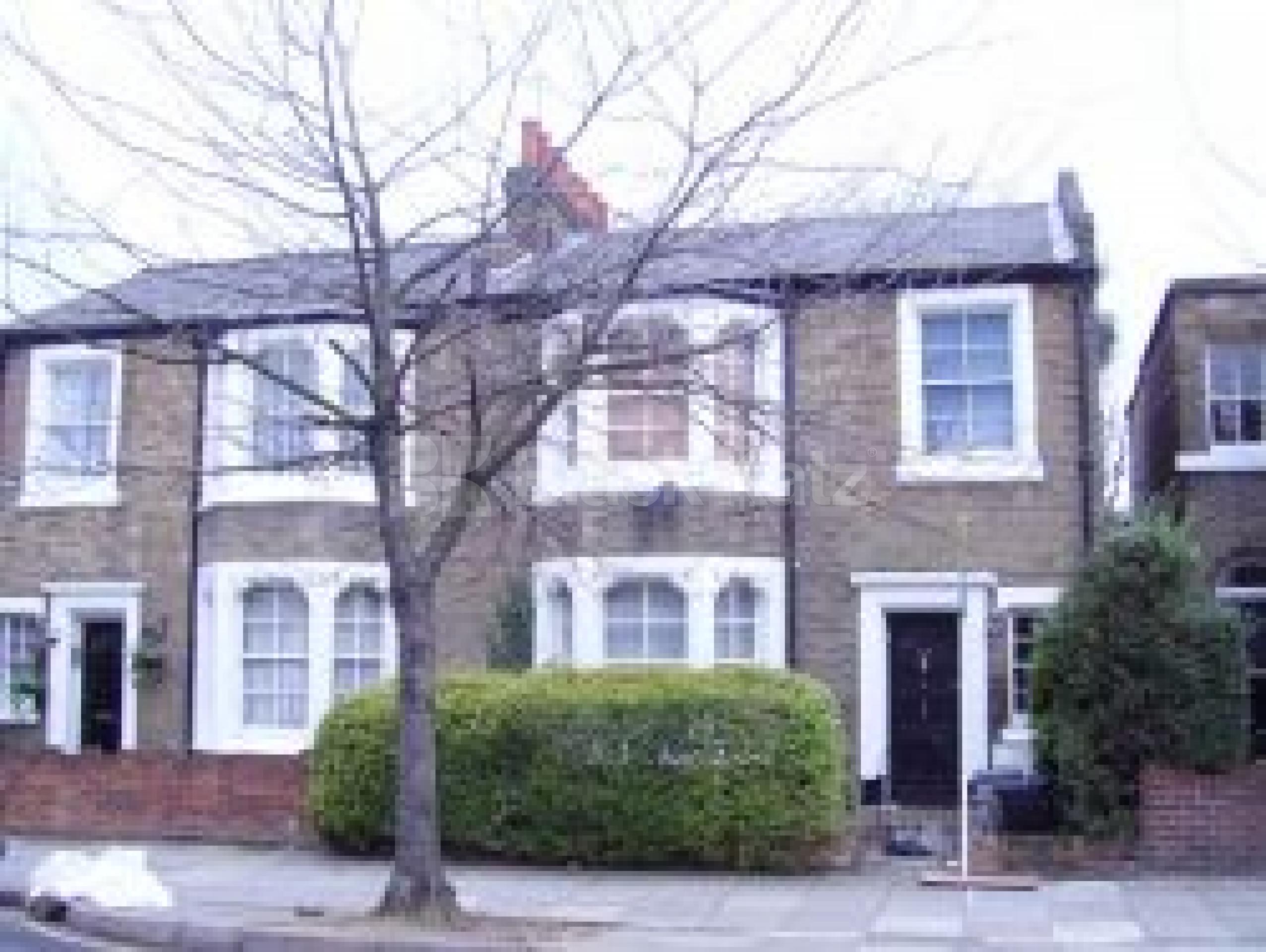 			New Instruction , 3 Bedroom, 1 bath, 1 reception Flat			 Hertford Road, DE BEAUVOIR TOWN N1-DALSTON N1