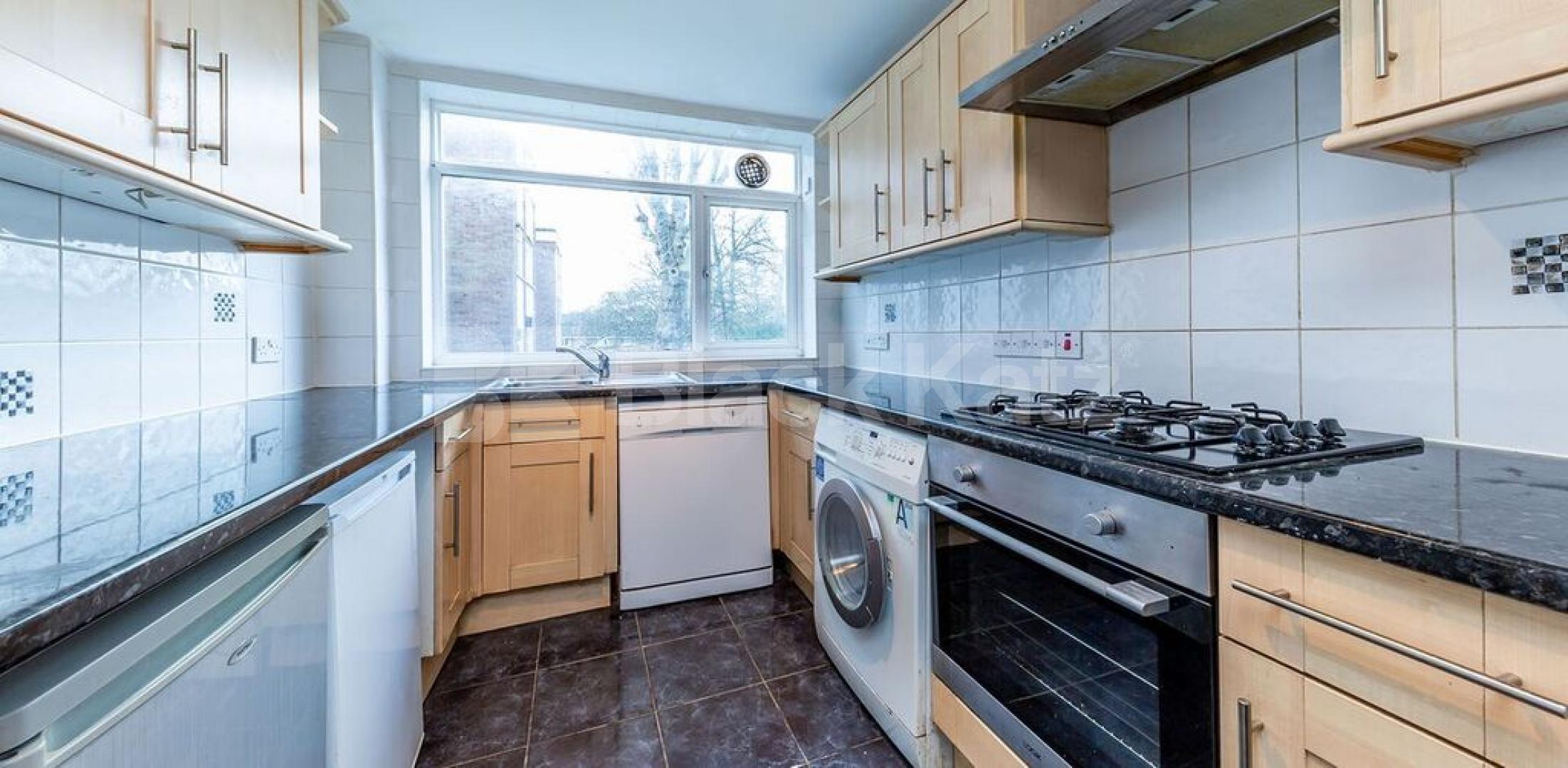 			2 Bedroom, 1 bath, 1 reception Apartment			 Crouch End Hill, Crouch End