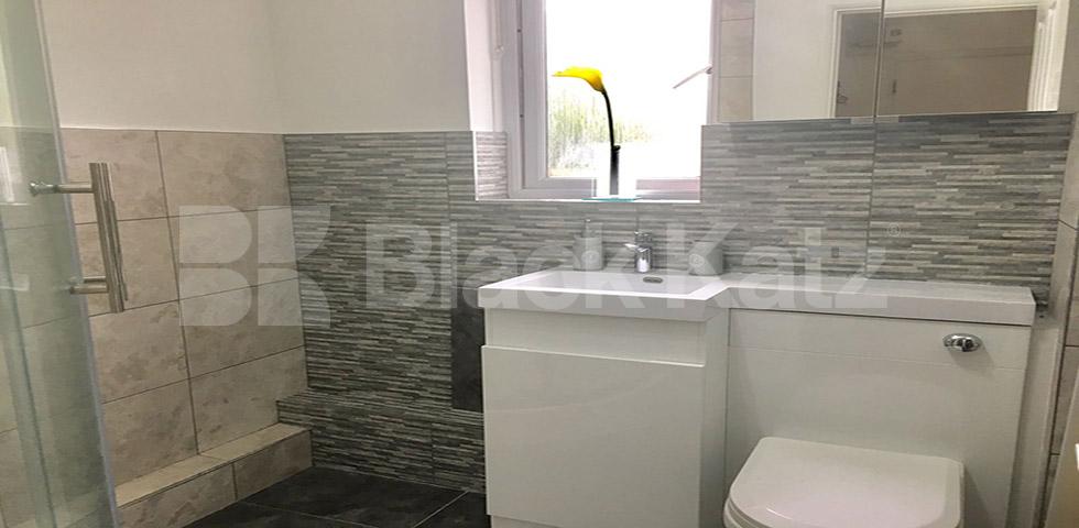 			UNDER OFFER    , 1 Bedroom, 1 bath, 1 reception Apartment			 Crosslet vale, Greenwich