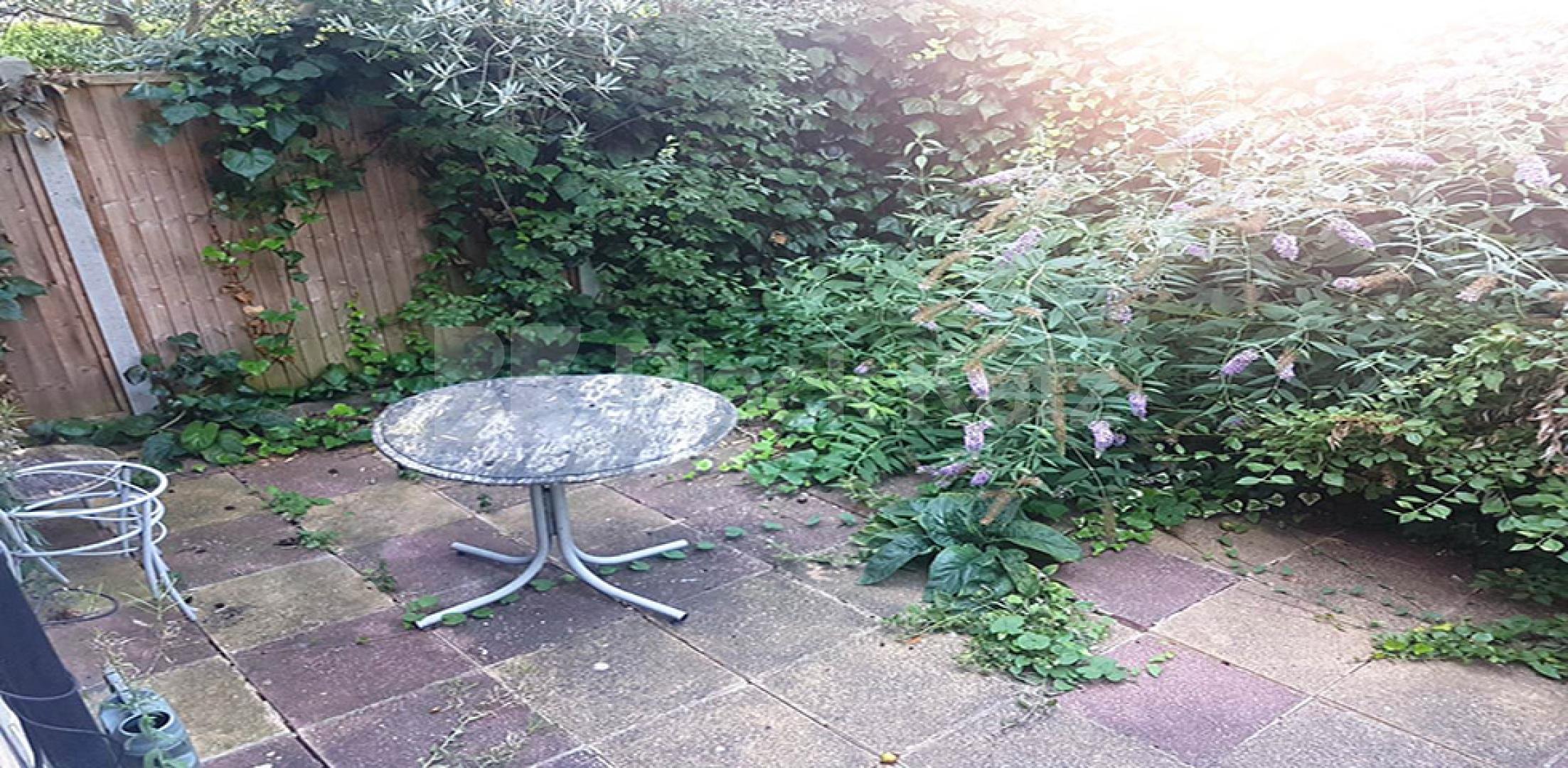 			FANTASTIC LARGE 3 BED IN HAMPSTEAD!, 3 Bedroom, 1 bath, 1 reception Ground Floor Flat			 Glenmore Road, BELSIZE PARK