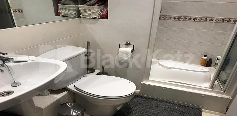 			UNDER OFFER , 2 Bedroom, 1 bath, 1 reception Apartment			 Metro Central Heights, Newington Causeway, Elephant & Castle