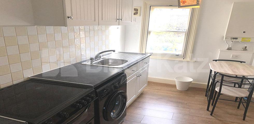 Spacious refurbished studio set in a victorian house conversion Mercers Road, Tufnell Park