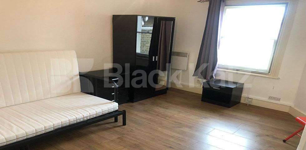 Spacious refurbished studio set in a victorian house conversion Mercers Road, Tufnell Park