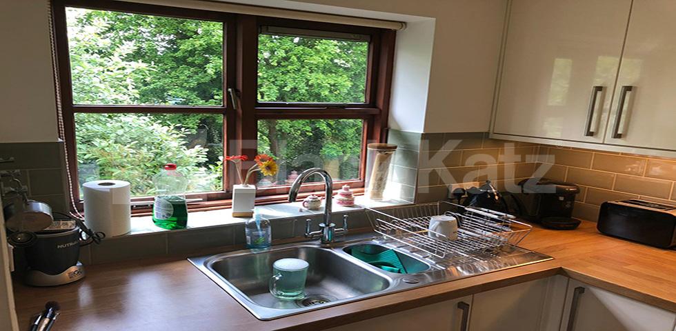 			2 Bedroom, 1 bath, 1 reception Flat			 Pages Hill, MUSWELL HILL