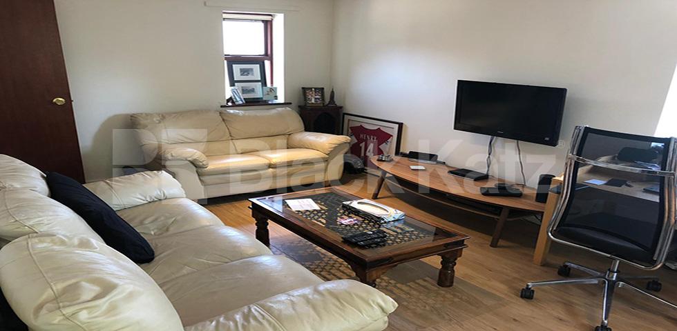 			2 Bedroom, 1 bath, 1 reception Flat			 Pages Hill, MUSWELL HILL