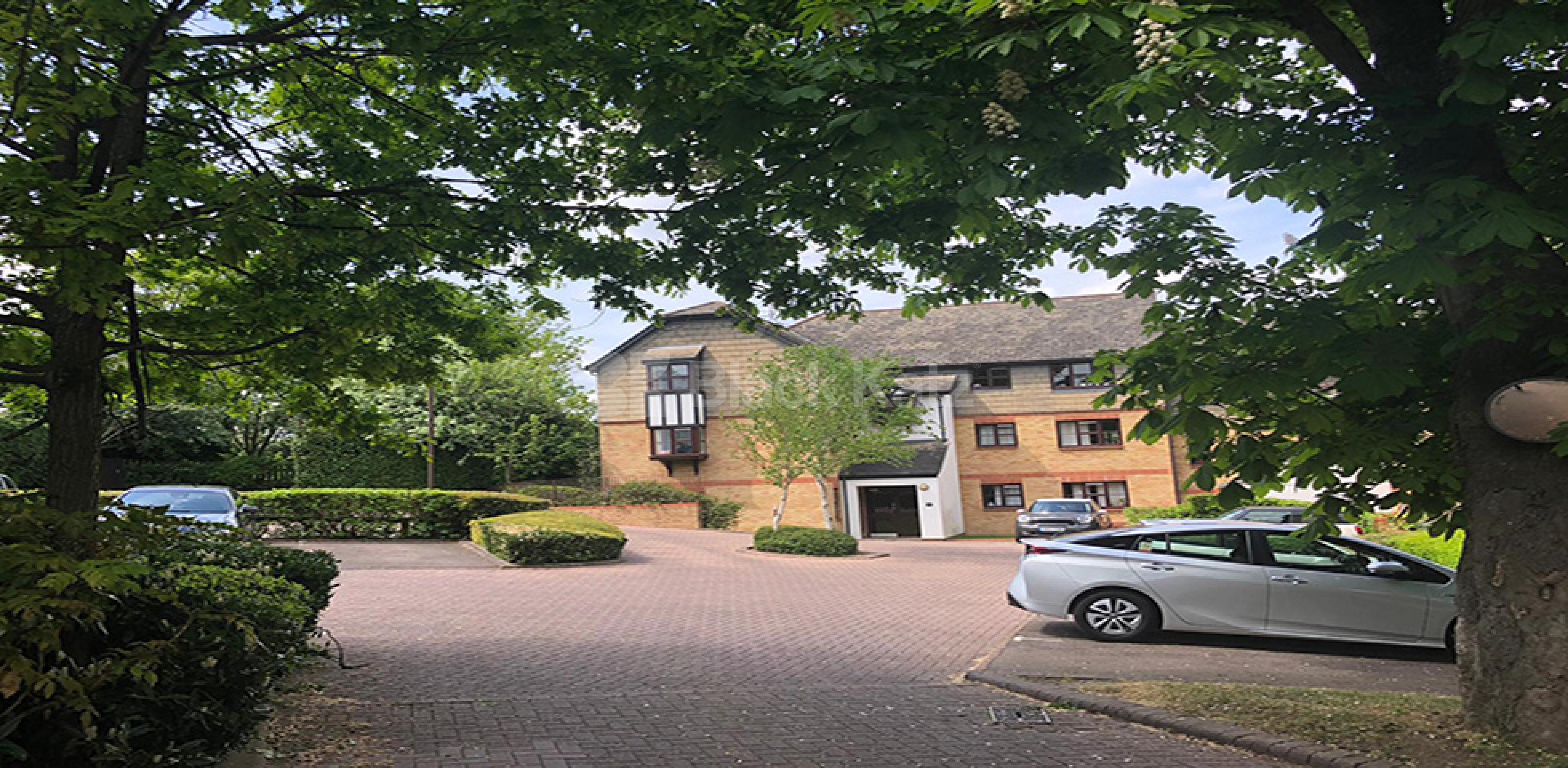 			2 Bedroom, 1 bath, 1 reception Flat			 Pages Hill, MUSWELL HILL N10