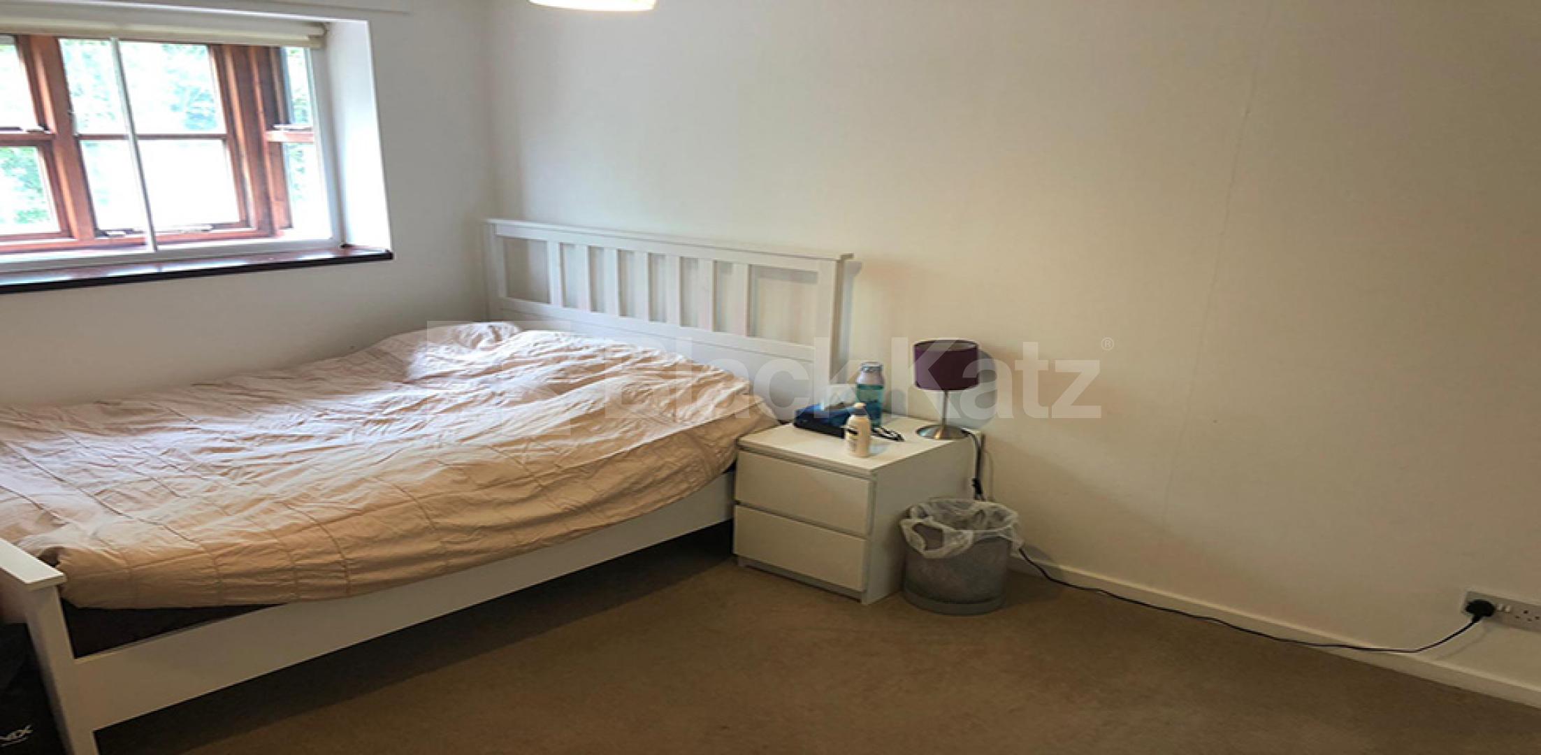 			2 Bedroom, 1 bath, 1 reception Flat			 Pages Hill, MUSWELL HILL