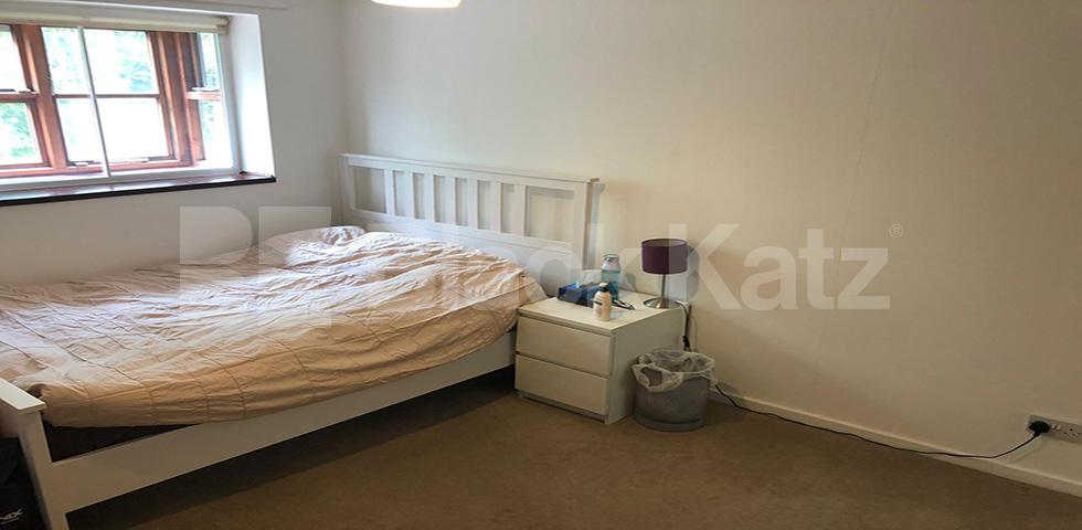 			2 Bedroom, 1 bath, 1 reception Flat			 Pages Hill, MUSWELL HILL