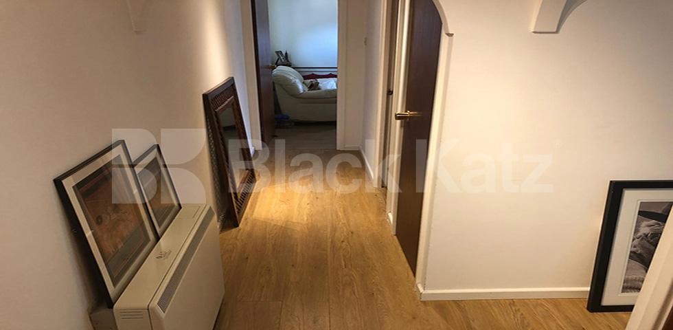 			2 Bedroom, 1 bath, 1 reception Flat			 Pages Hill, MUSWELL HILL