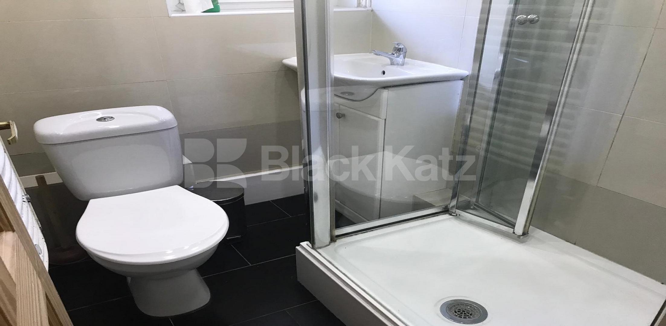 			NEW INSTRUCTION , 2 Bedroom, 1 bath, 1 reception Apartment			 Kinglake Street , Elephant and Castle