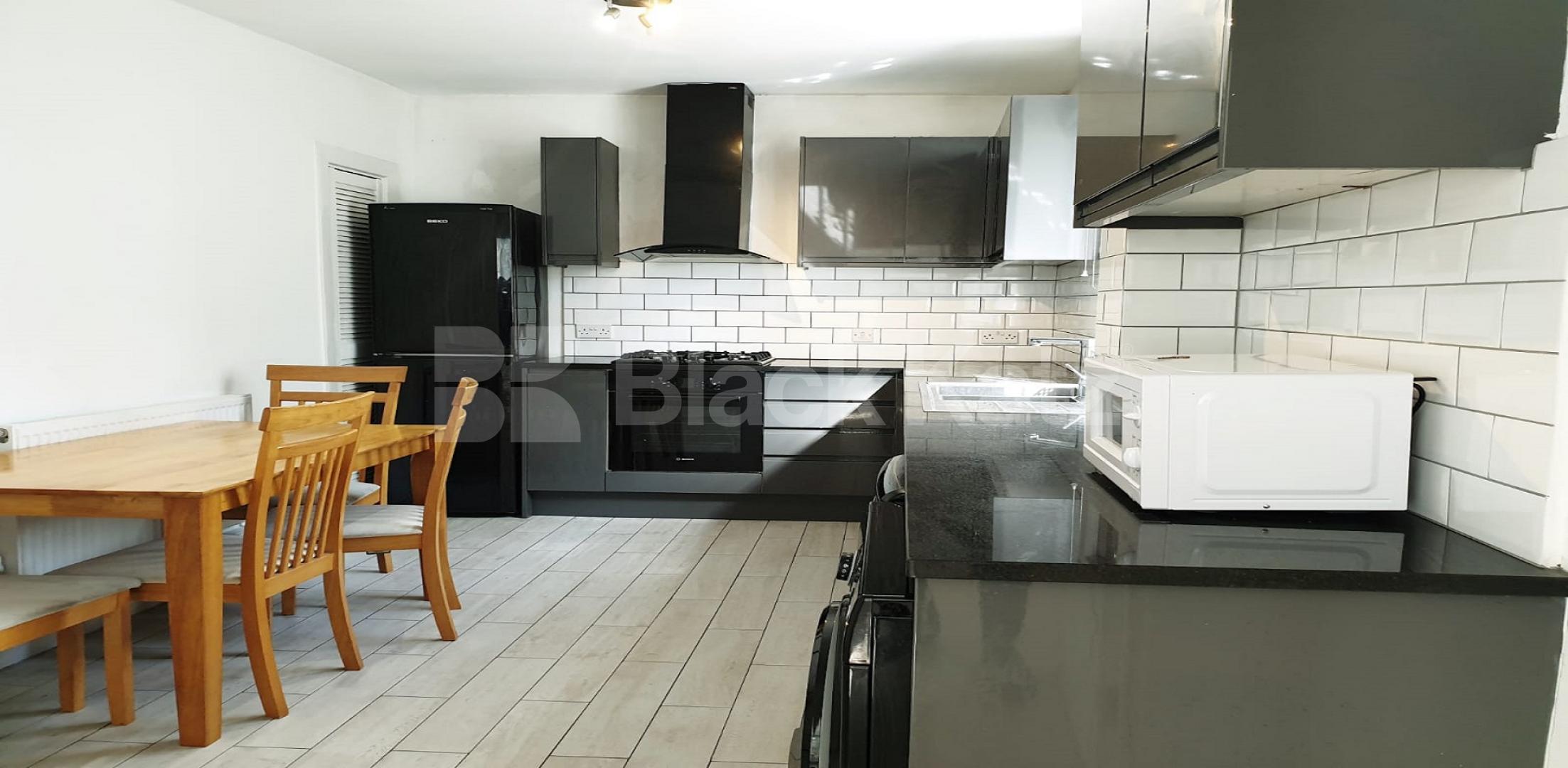 			LET , 4 Bedroom, 1 bath, 1 reception Apartment			 East Indian Dock Road, Poplar 