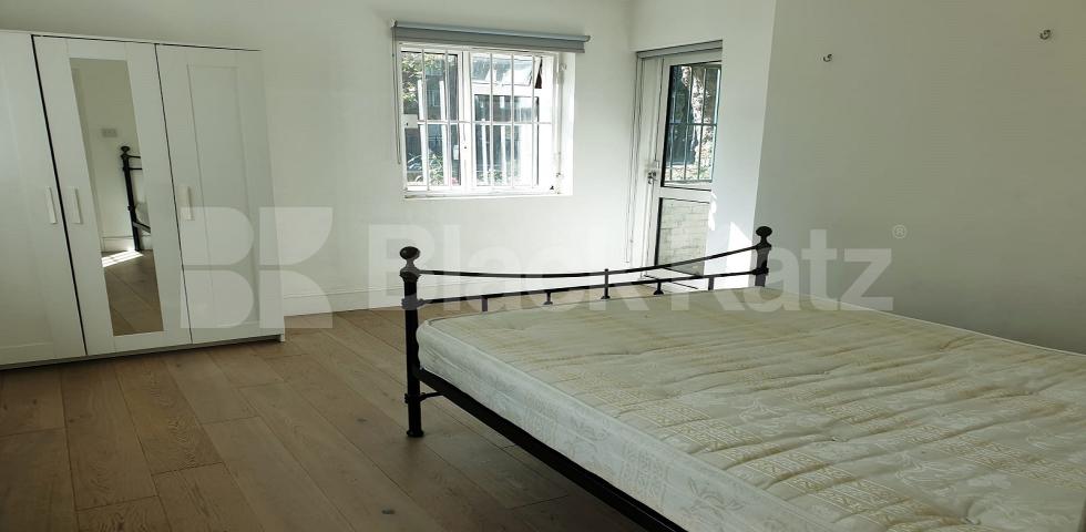 			LET , 4 Bedroom, 1 bath, 1 reception Apartment			 East Indian Dock Road, Poplar 