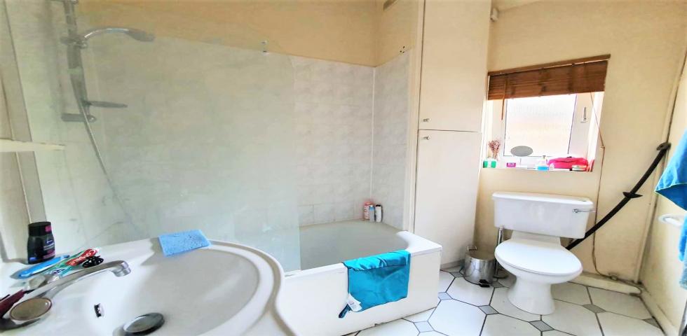 			1 Bedroom, 1 bath, 1 reception Flat			 Mackeson Road, BELSIZE PARK