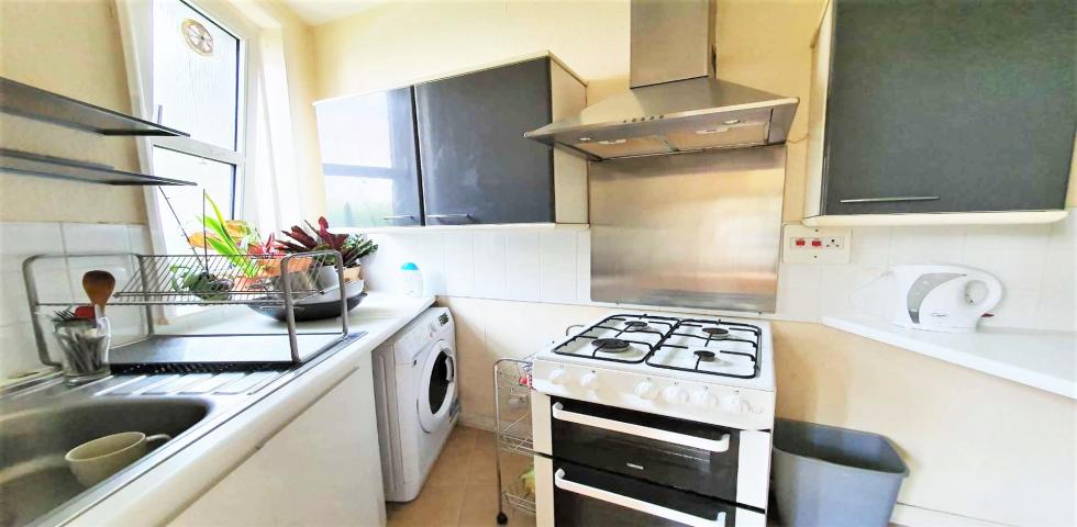 			1 Bedroom, 1 bath, 1 reception Flat			 Mackeson Road, BELSIZE PARK