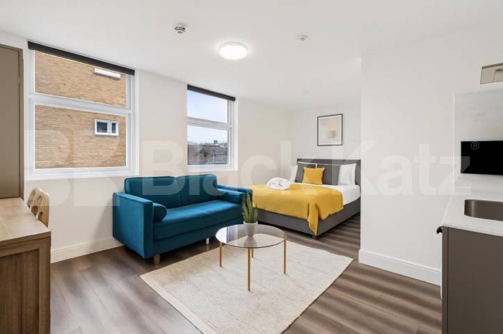 Recently refurbished studio flat to rent inc Wifi and Water Sutherland Avenue, Maida Vale
