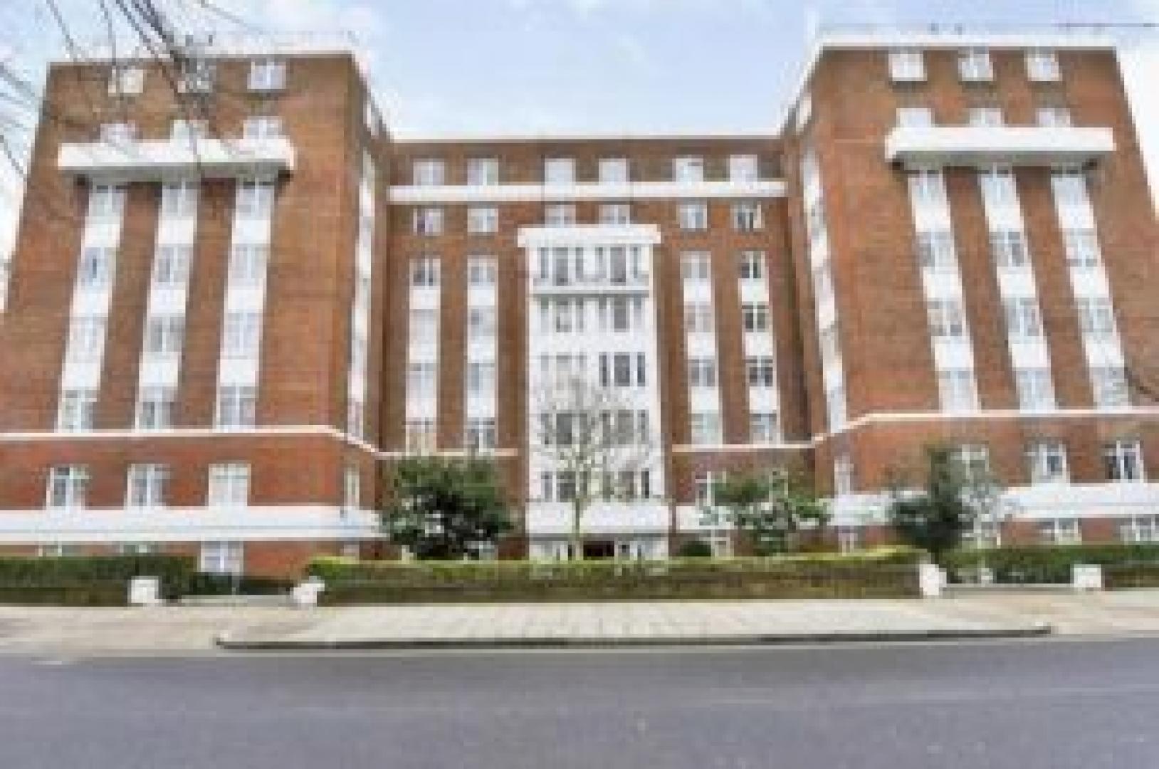 			Studio Apartment, 1 bath, 1 reception Studio			 Langford Place, ST.JOHNS WOOD