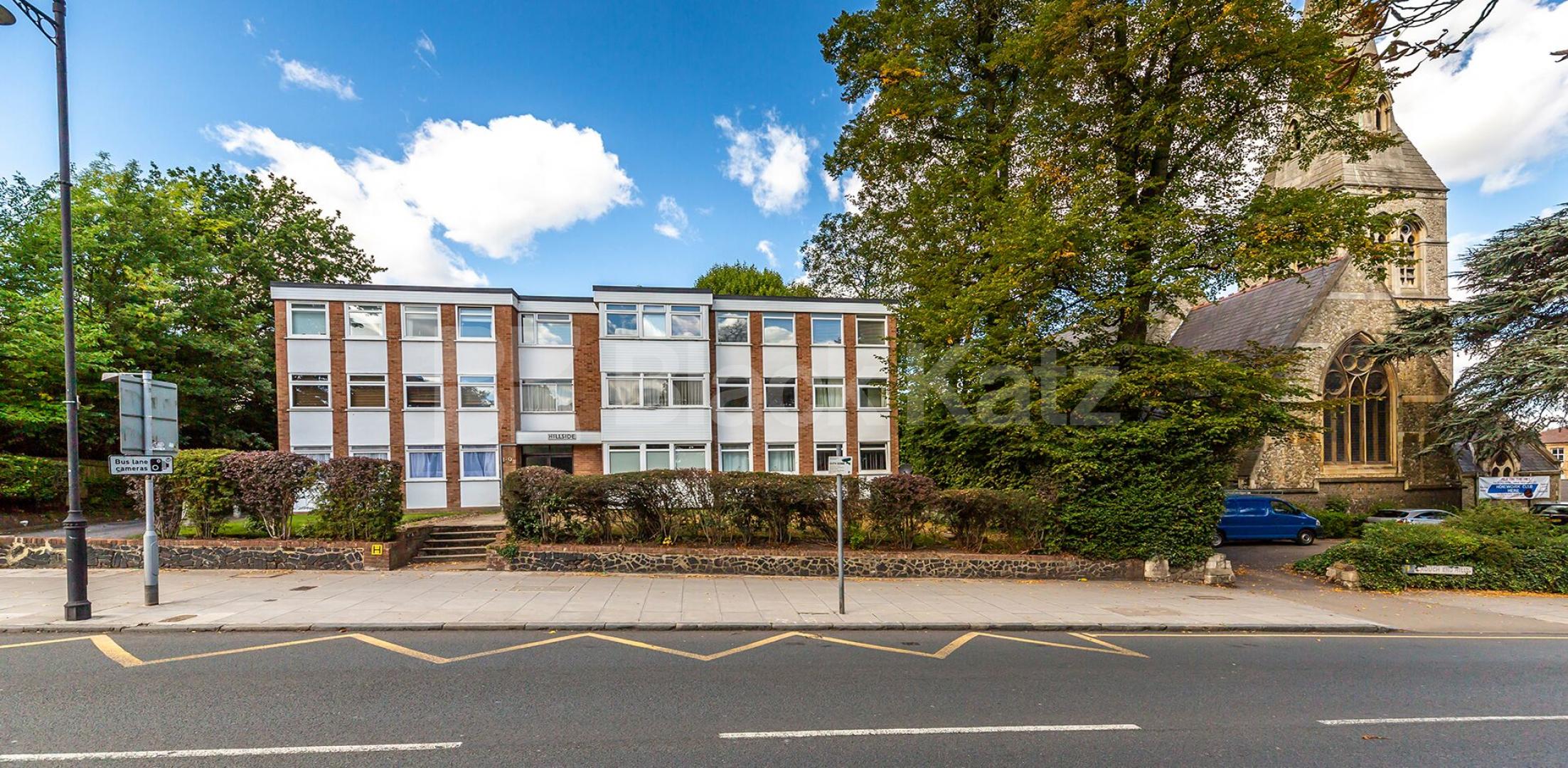 			2 Bedroom, 1 bath, 1 reception Flat			 Hillside, Crouch End Hill, Crouch End