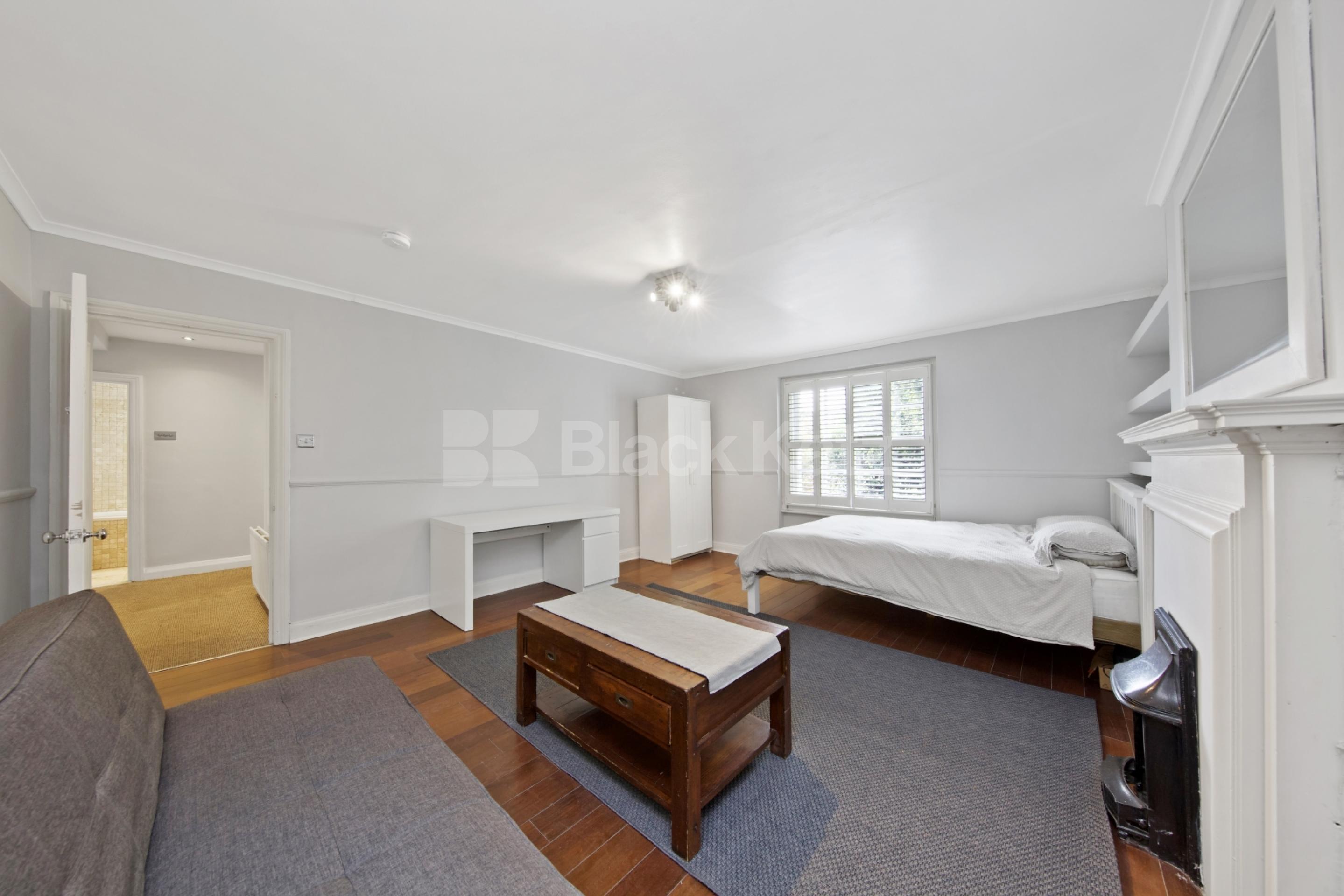 Beautiful 3 bedroom property perfect for professional and Students Camden Road, Camden Borders  N7