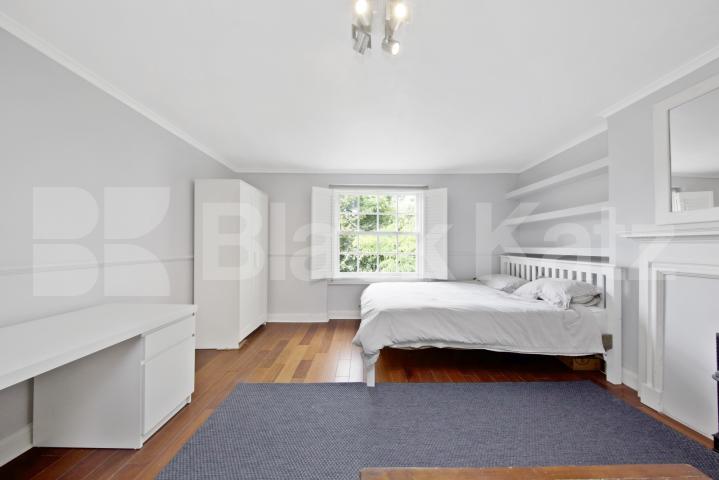 Beautiful 3 bedroom property perfect for professional and Students Camden Road, Camden Borders 