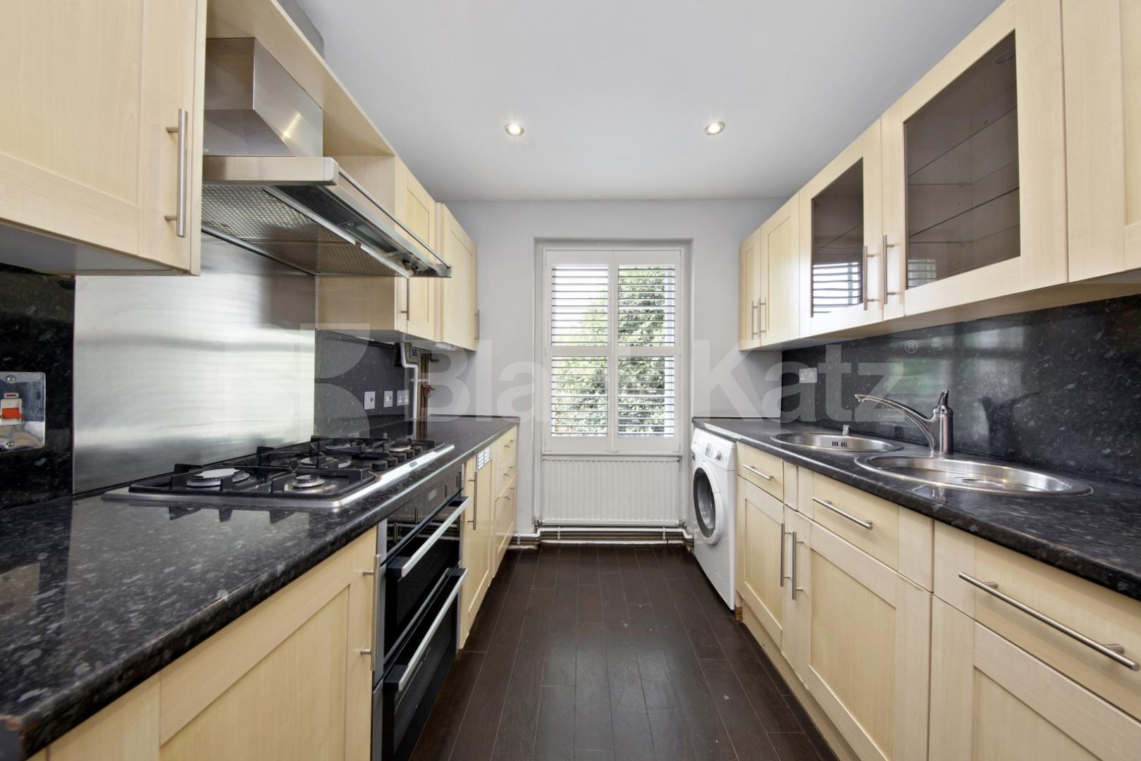Beautiful 3 bedroom property perfect for professional and Students Camden Road, Camden Borders 