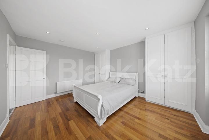 			3 Bedroom, 1 bath, 1 reception Flat			 Camden Road, Camden
