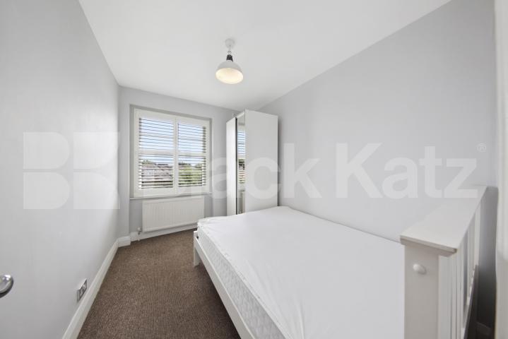 			3 Bedroom, 1 bath, 1 reception Flat			 Camden Road, Camden