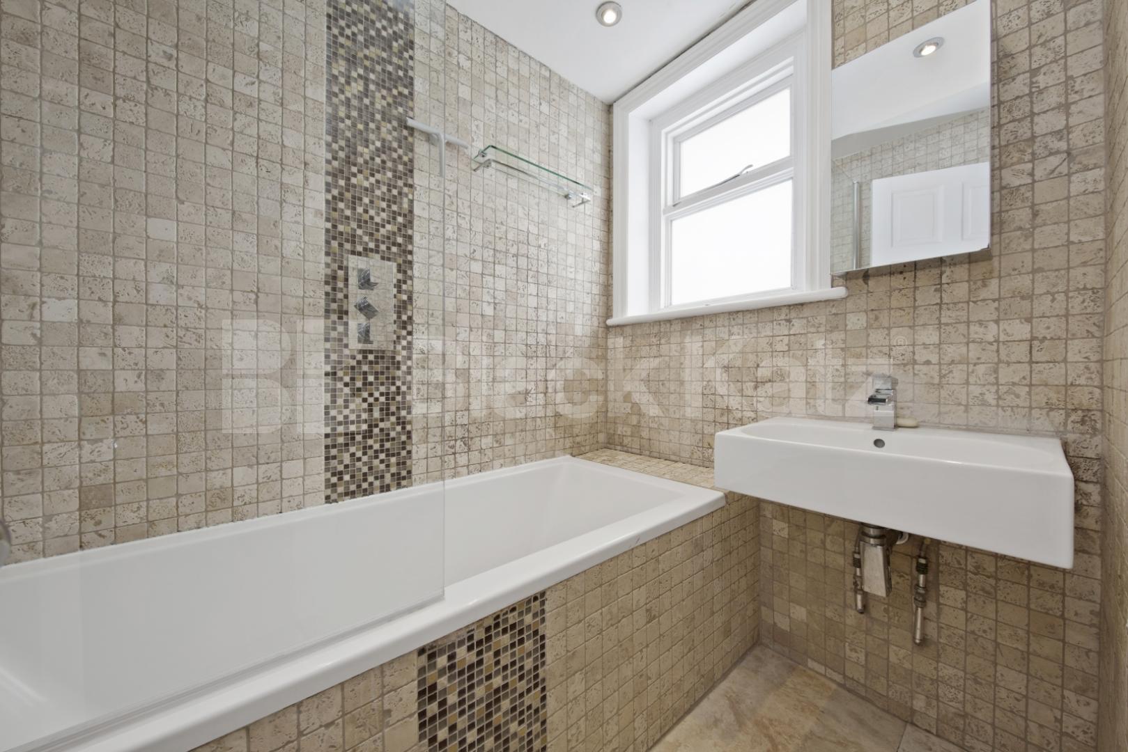 			3 Bedroom, 1 bath, 1 reception Flat			 Camden Road, Camden