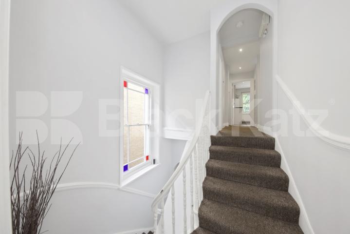 			3 Bedroom, 1 bath, 1 reception Flat			 Camden Road, Camden