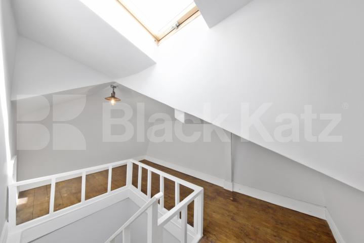 			3 Bedroom, 1 bath, 1 reception Flat			 Camden Road, Camden
