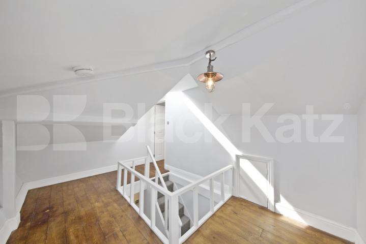 			3 Bedroom, 1 bath, 1 reception Flat			 Camden Road, Camden