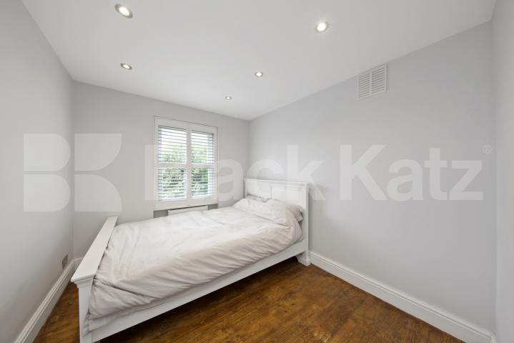 			3 Bedroom, 1 bath, 1 reception Flat			 Camden Road, Camden