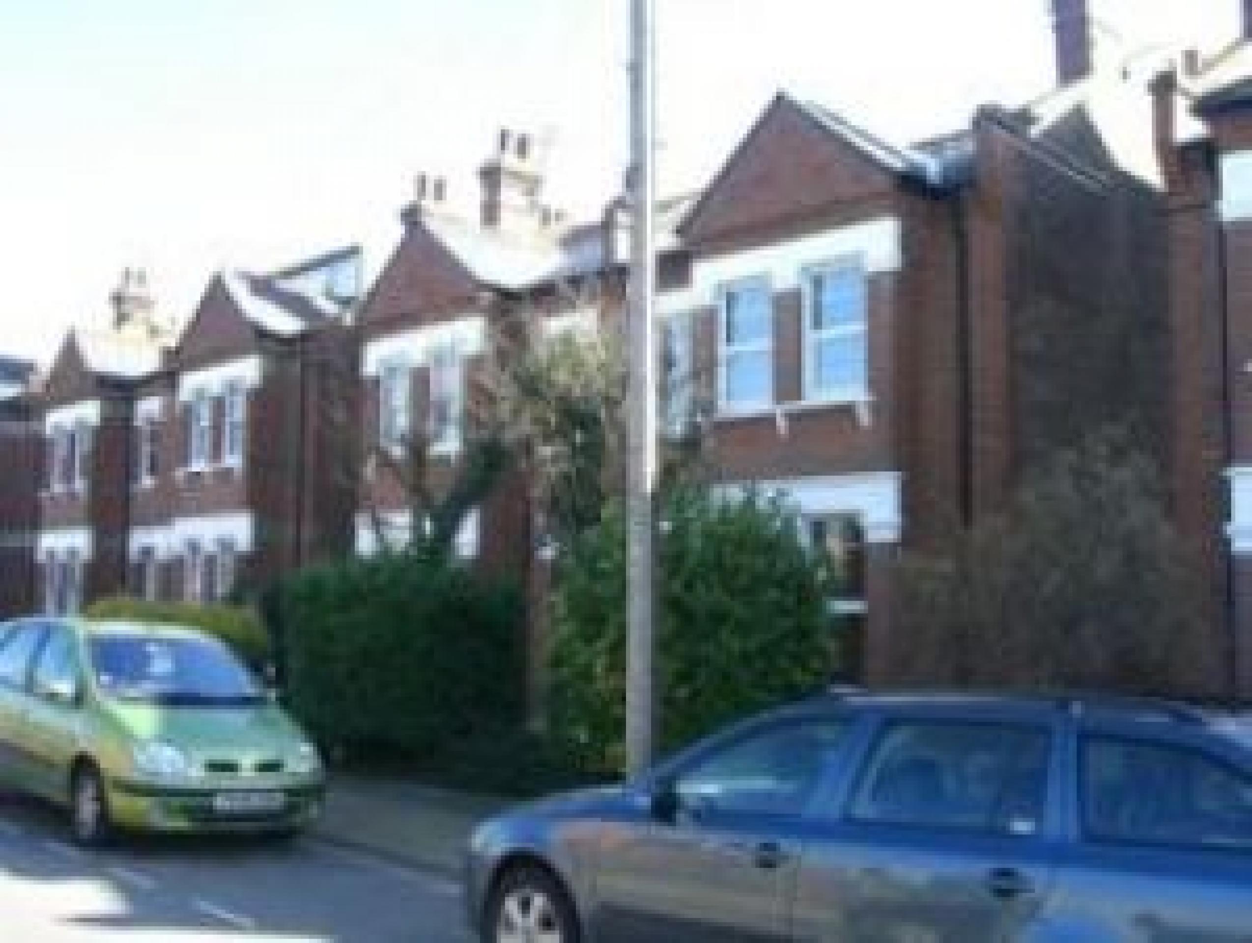 			4 Bedroom, 1 bath, 1 reception Flat			 Stanley Road, EAST FINCHLEY N2