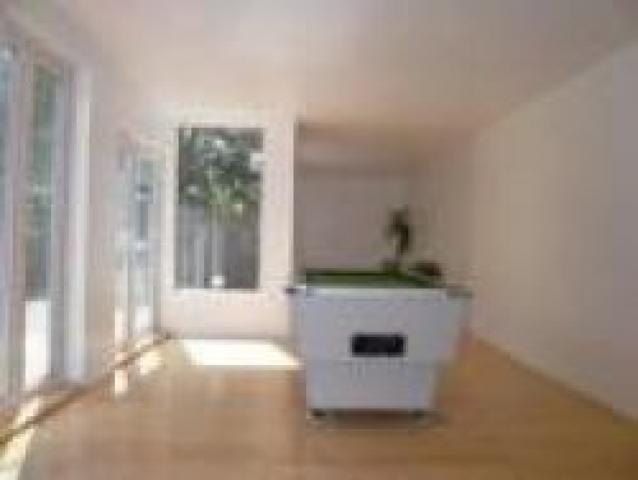 			5 Bedroom, 1 bath, 1 reception Flat			 Hervey Road, FINCHLEY CENTRAL N3