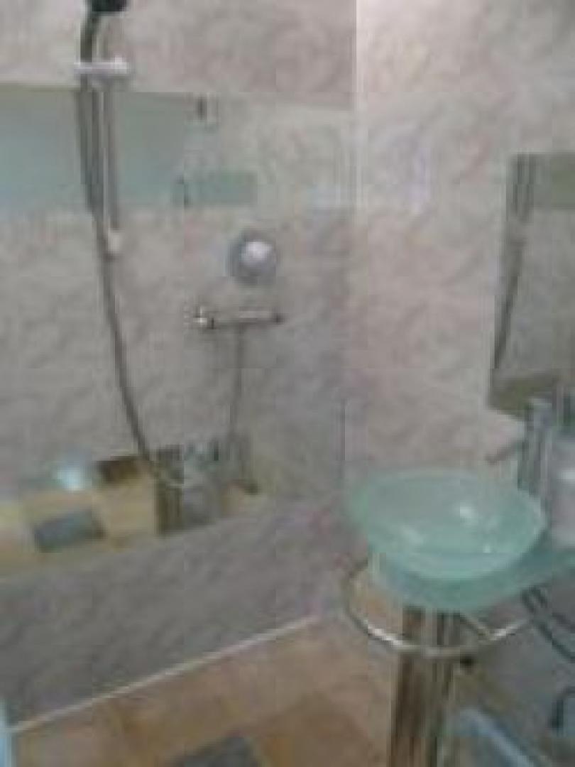 			5 Bedroom, 1 bath, 1 reception Flat			 Hervey Road, FINCHLEY CENTRAL N3