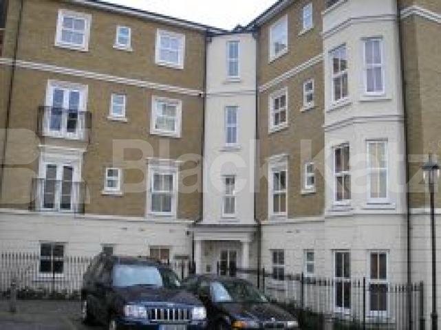 			Viewing recommended!, 2 Bedroom, 1 bath, 1 reception Flat			 Camden Road, CAMDEN NW1