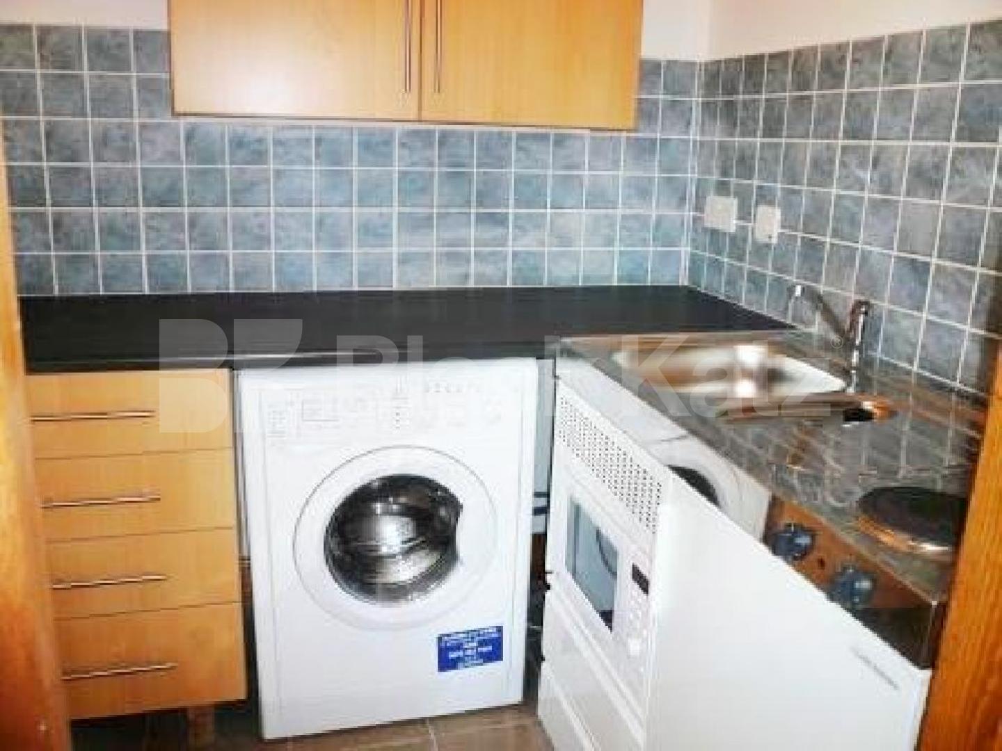 			MINUTES TO BELSIZE PARK TUBE & INC OF GAS & ELEC!, Studio Apartment, 1 bath, 1 reception Studio			 Glenmore Road, BELSIZE PARK 