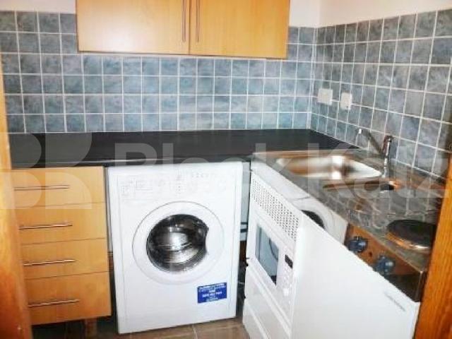 			MINUTES TO BELSIZE PARK TUBE & INC OF GAS & ELEC!, Studio Apartment, 1 bath, 1 reception Studio			 Glenmore Road, BELSIZE PARK 