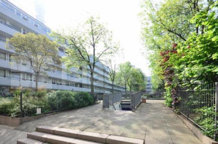 			ZONE 1 , 3 / 4 BED!, 3 Bedroom, 1 bath, 1 reception Flat			 Clipstone Street, FITZROVIA