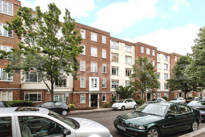 			NEW INSTRUCTION!, 2 Bedroom, 1 bath, 1 reception Flat			 Chalbert Street, ST JOHNS WOOD