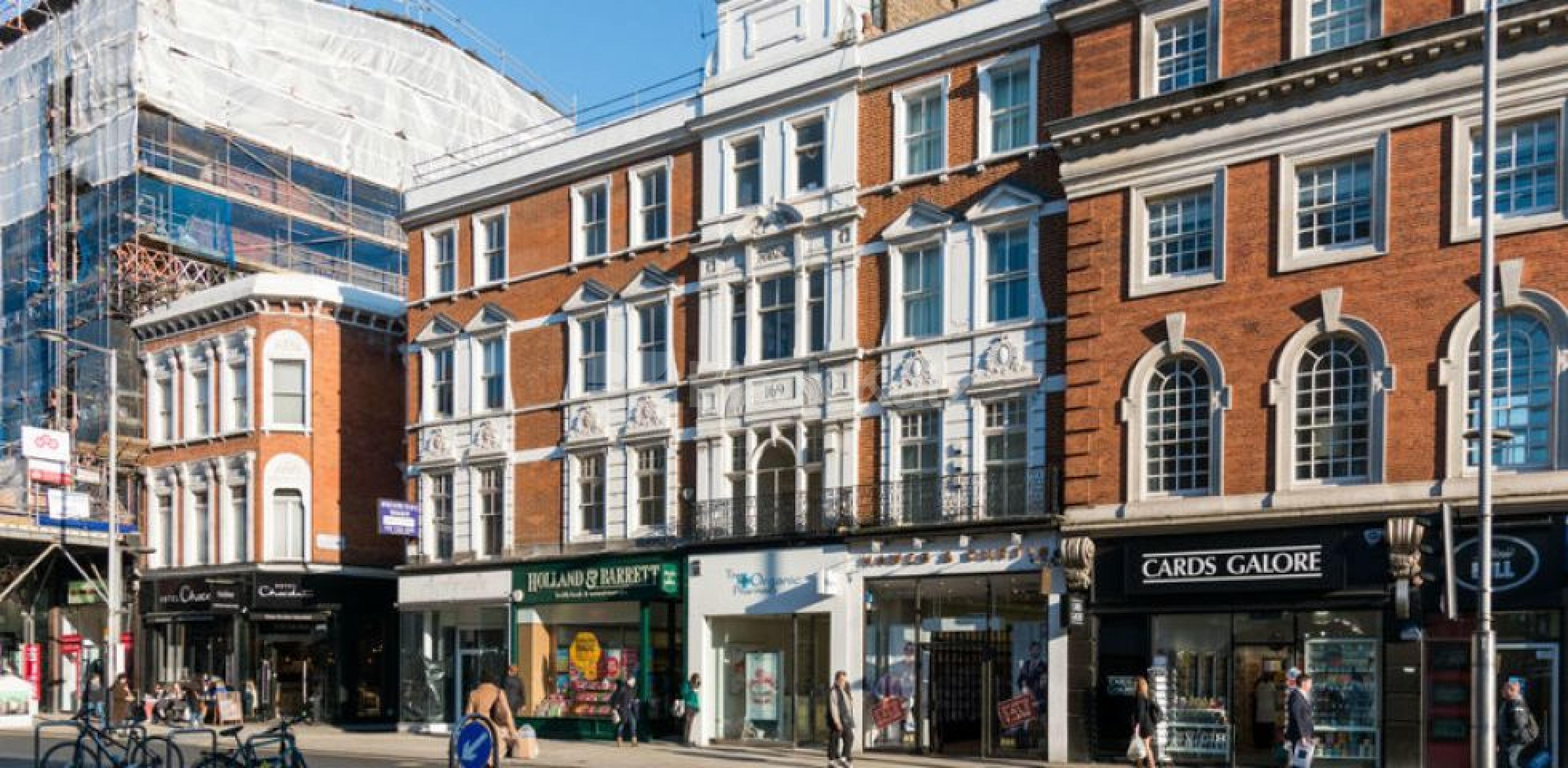 Beautiful studio set in an amazing location  High Street Kensington, Kensington W8