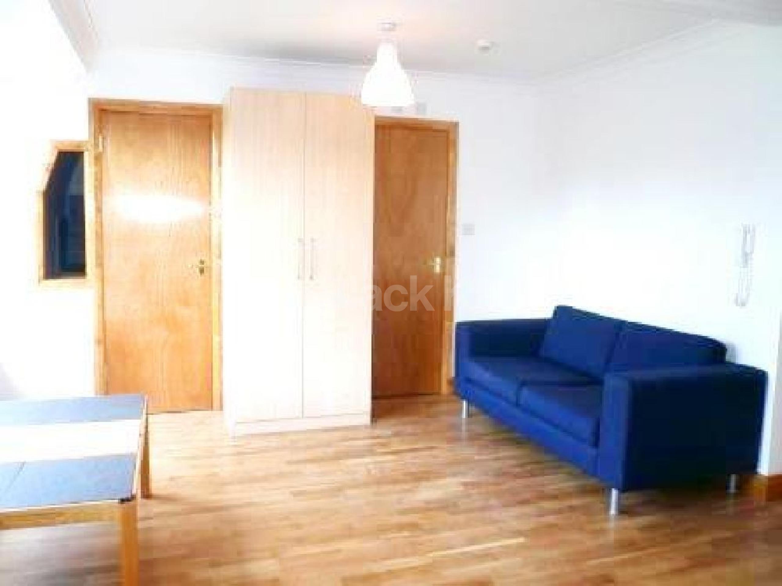 			MINUTES TO BELSIZE PARK TUBE & INC OF GAS & ELEC!, Studio Apartment, 1 bath, 1 reception Studio			 Glenmore Road, BELSIZE PARK  NW3