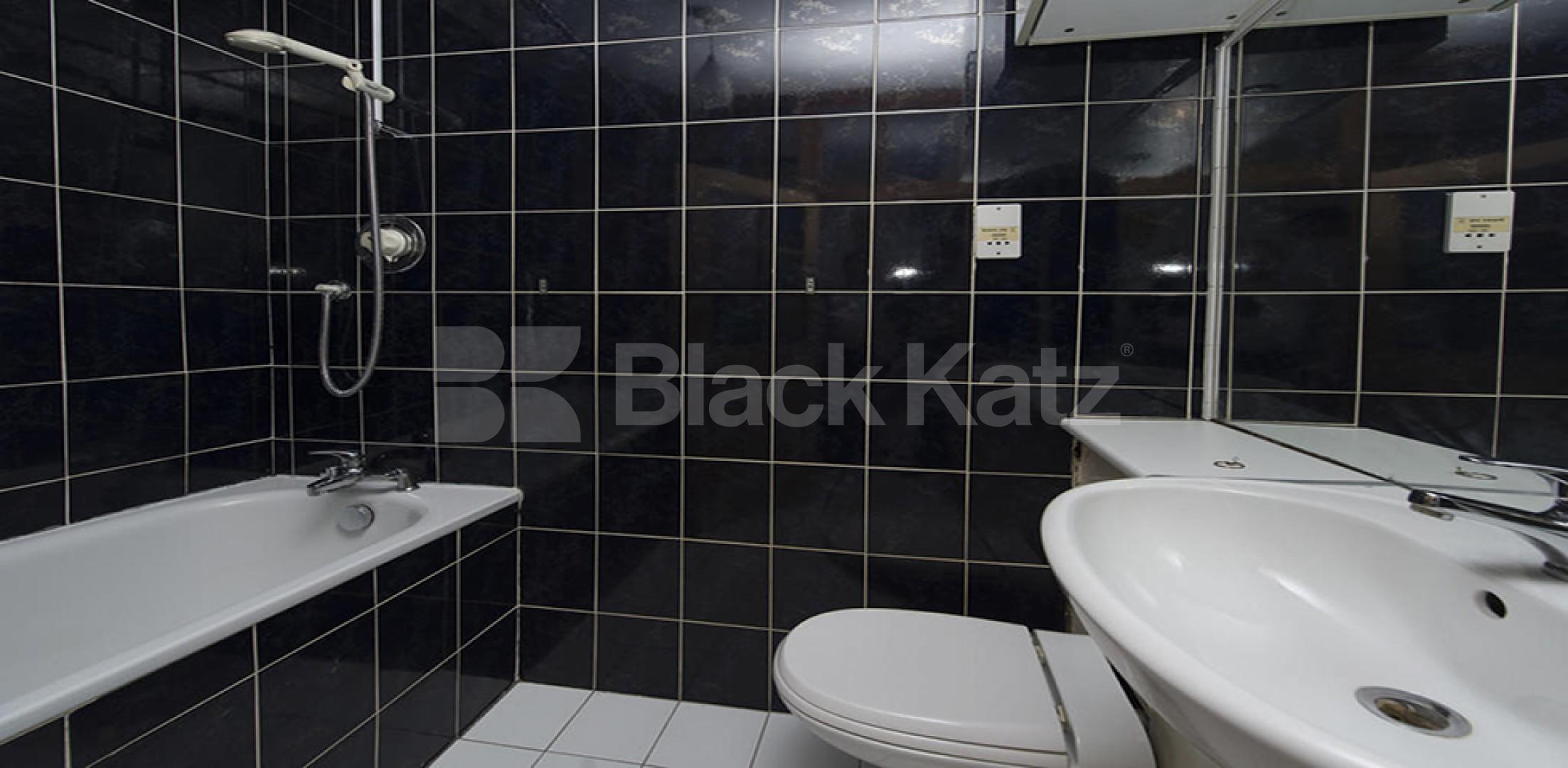 			4/5 BED - GREAT FOR STUDENTS! , 5 Bedroom, 1 bath, 1 reception Flat			 Hampstead Road, CAMDEN-EUSTON