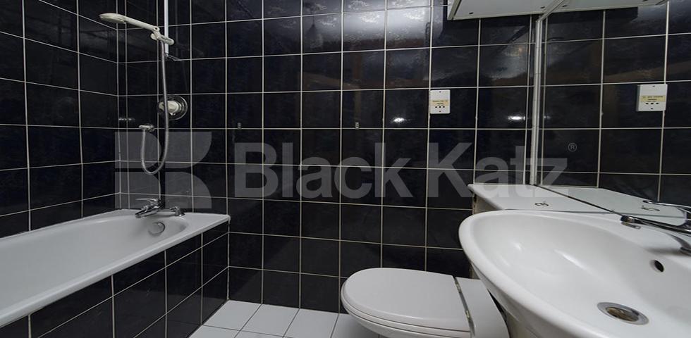 			4/5 BED - GREAT FOR STUDENTS! , 5 Bedroom, 1 bath, 1 reception Flat			 Hampstead Road, CAMDEN-EUSTON