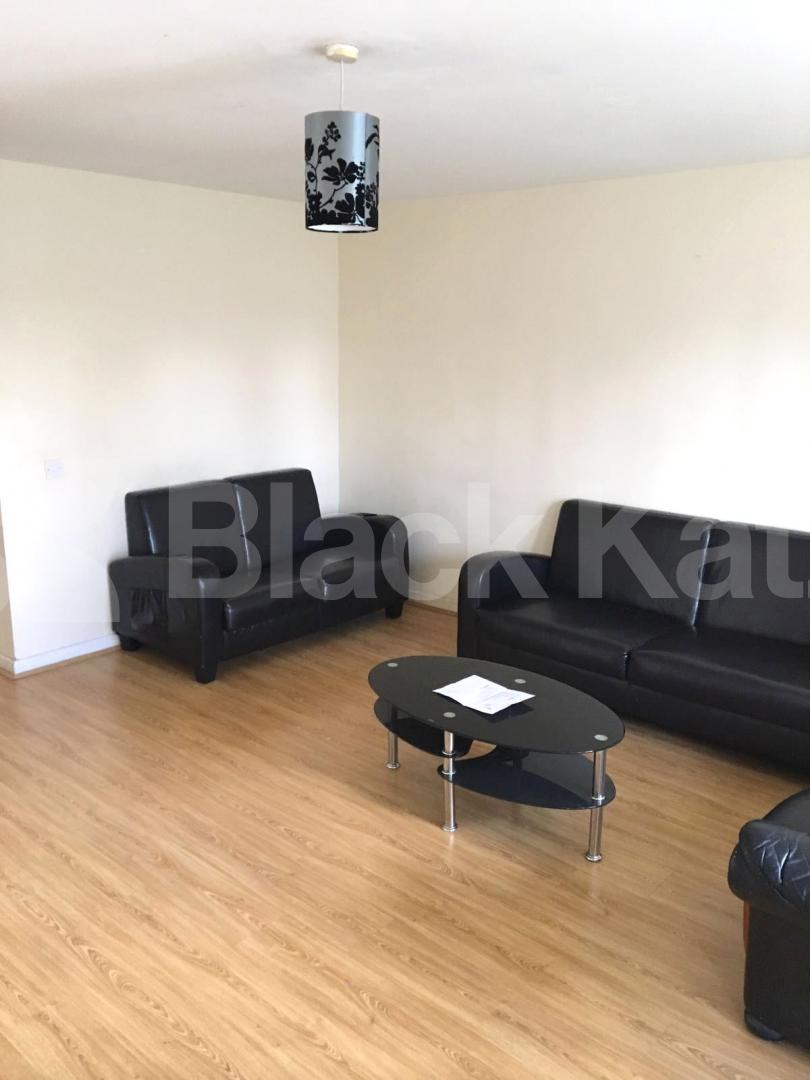 			SPACIOUS 3 BED GOOD FOR 4 SHARERS!, 3 Bedroom, 1 bath, 1 reception Flat			 Ludham, Lismore Circus, KENTISH TOWN